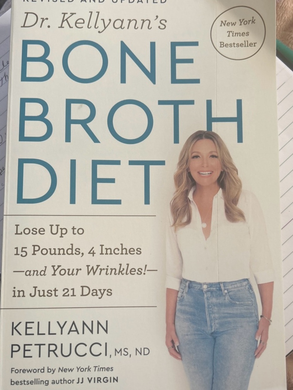 Dr. Kellyann's Bone Broth Diet - White Cover